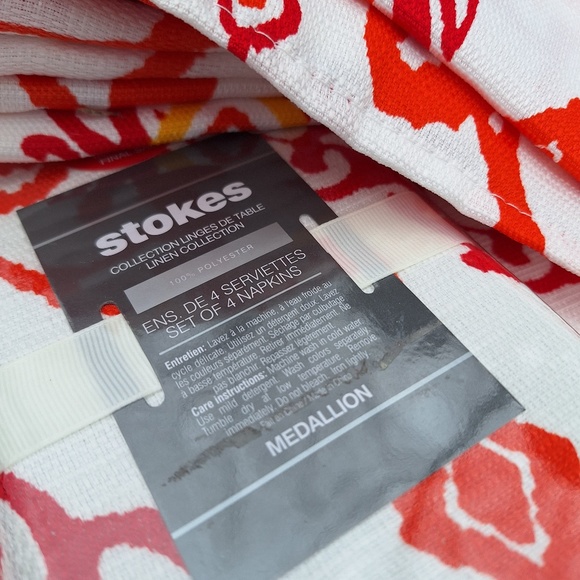 Red, Orange and Yellow Damask Tablecloth and 4 Napkin Set - Picture 2 of 2